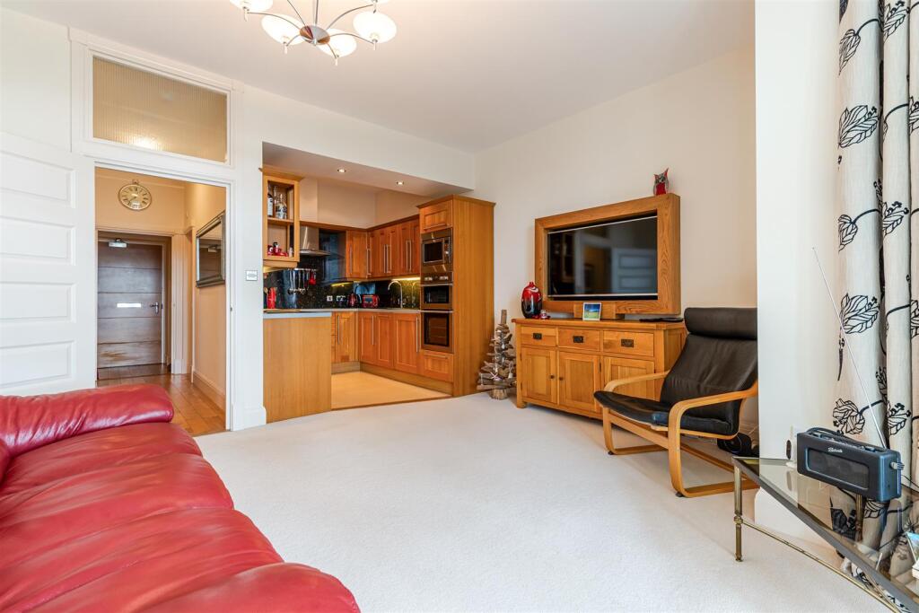 A13 - 4 Villa Rosa, St. Lukes Road South, Torquay 