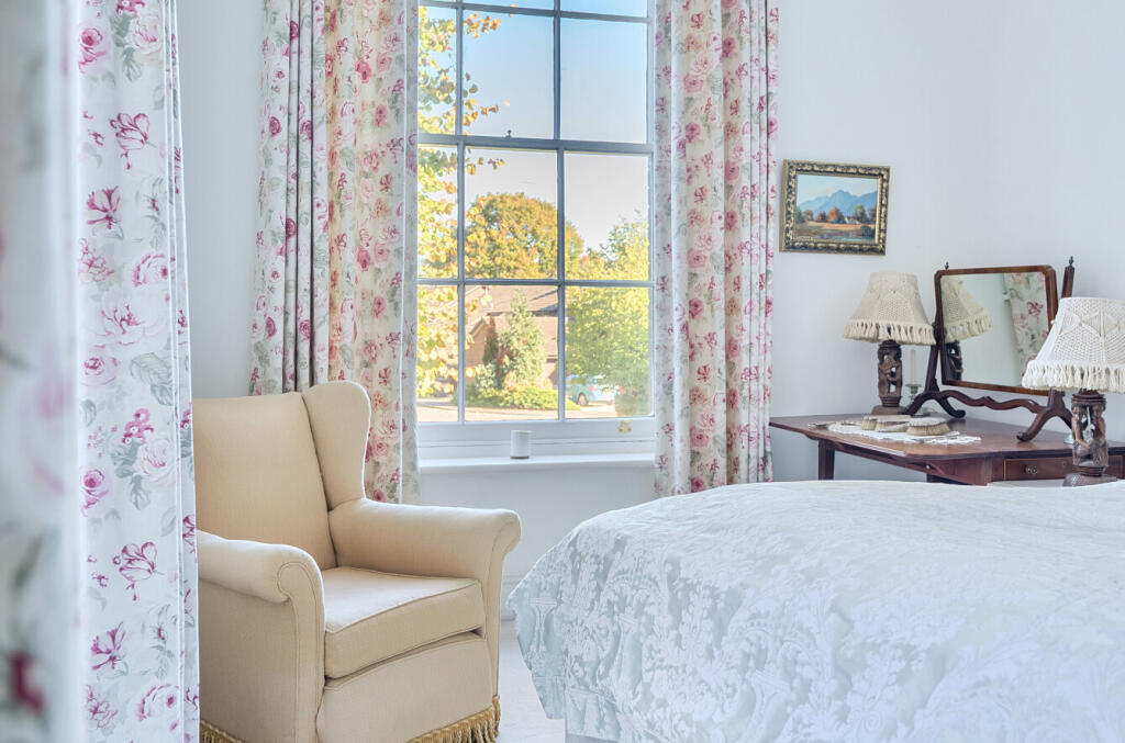 1370786-25-68f0df...