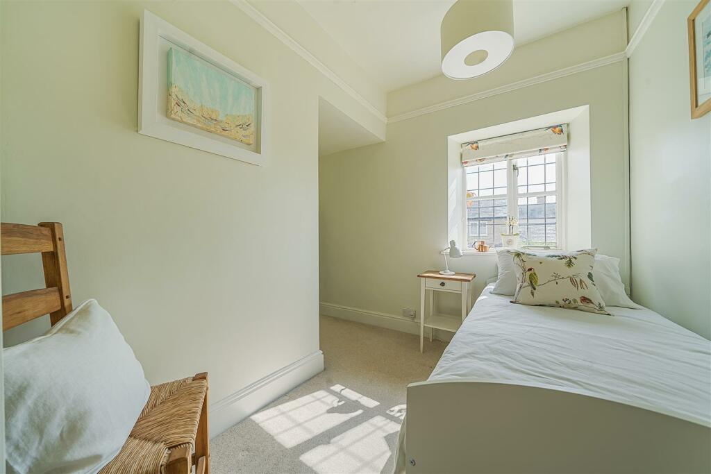 Menhendra, 17 Bell Lane, Syresham (17).jpg