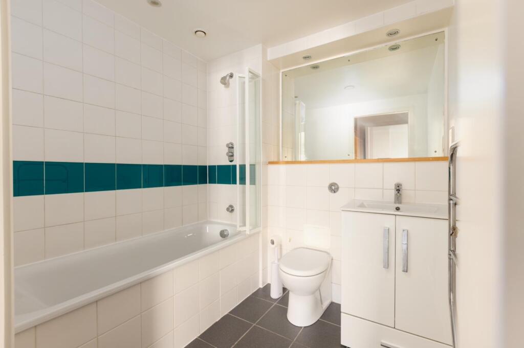 Flat 100, Hamilton Court, BS2-8.jpg