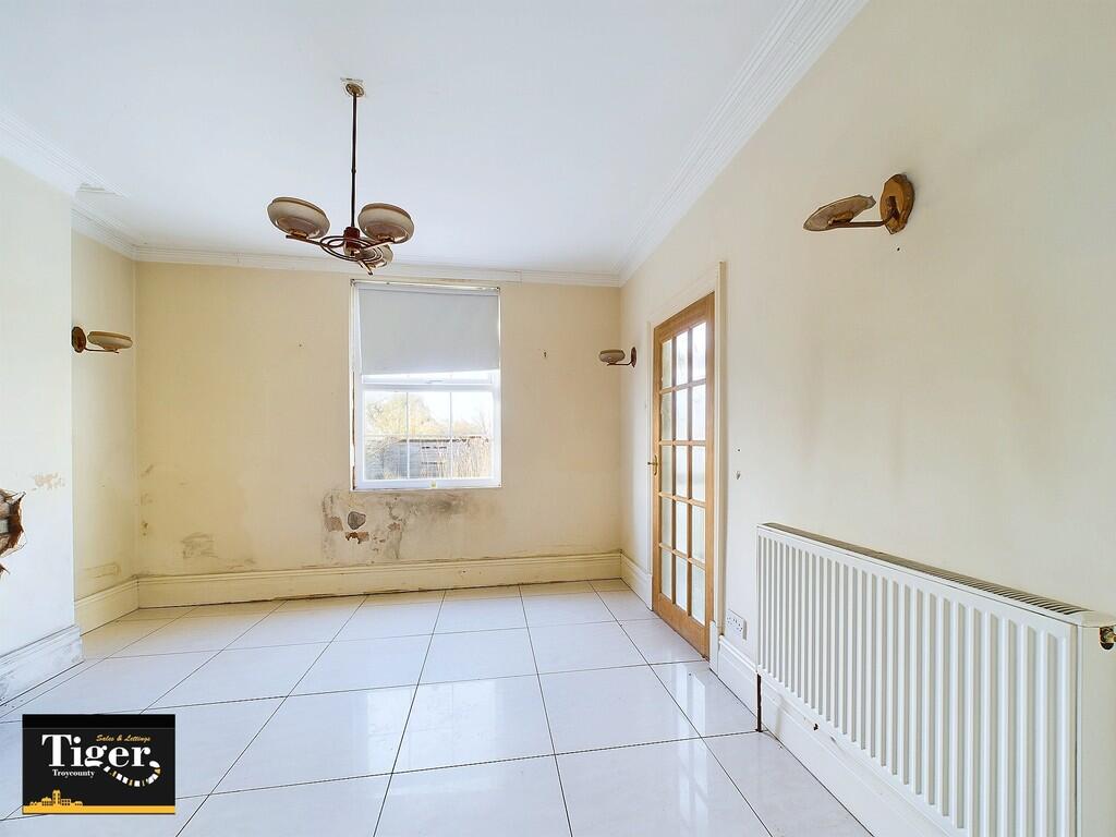 CAM02176G0-PR0463...