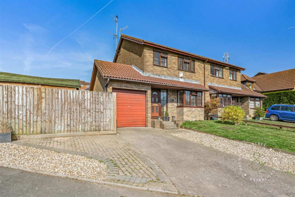 Cae Pant, Caerphilly, Hern Crabtree (13).jpg