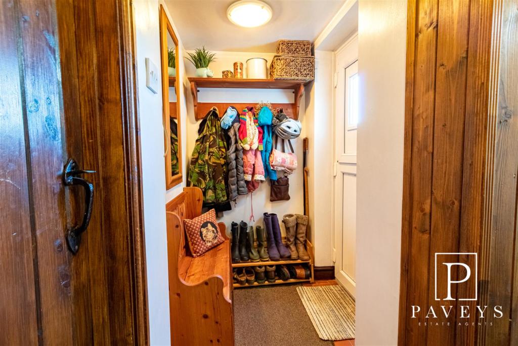 LOBBY/BOOT ROOM