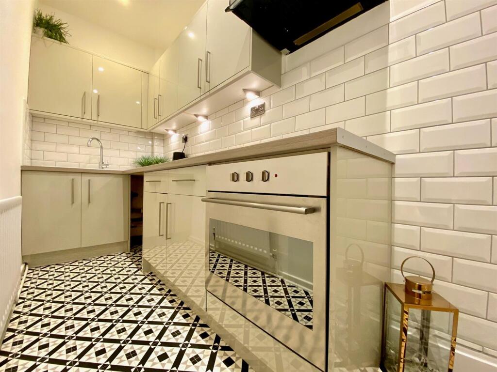 Bramleys Estate Agents - Cowcliffe Hill Road - Hud