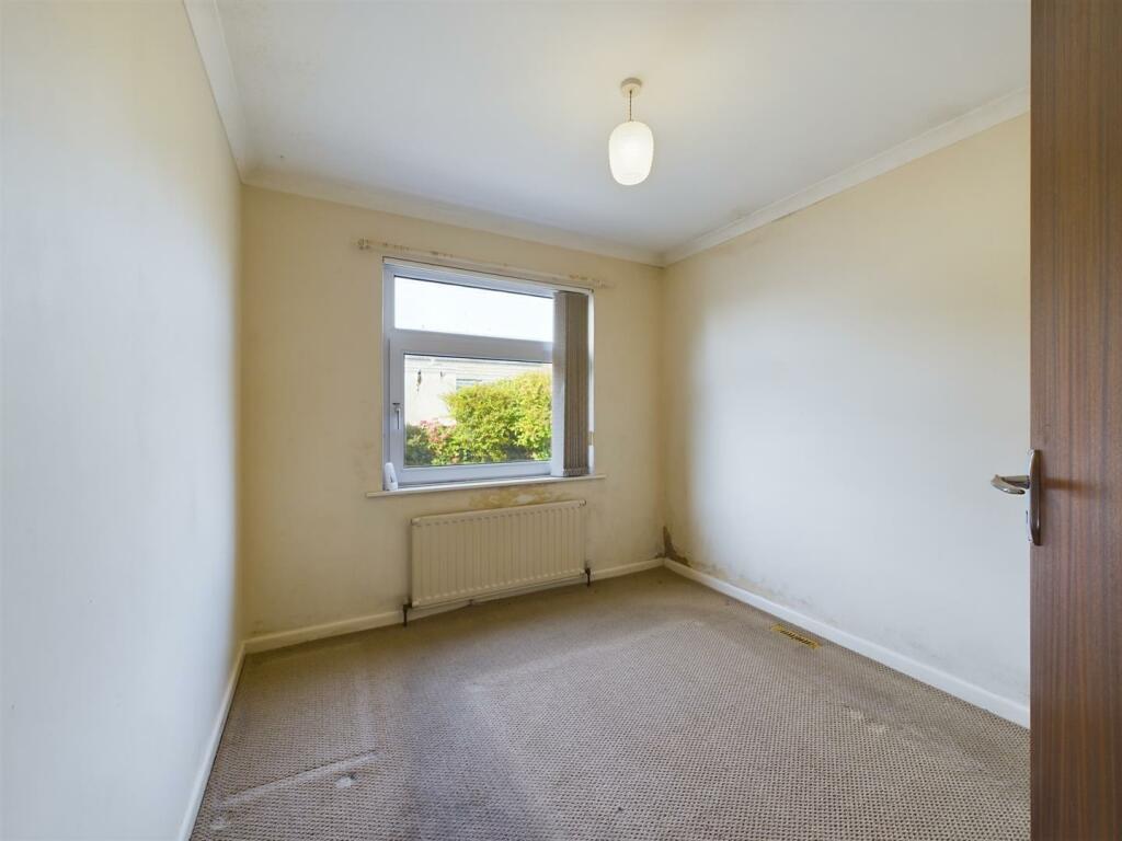 Front Bedroom 3.jpg