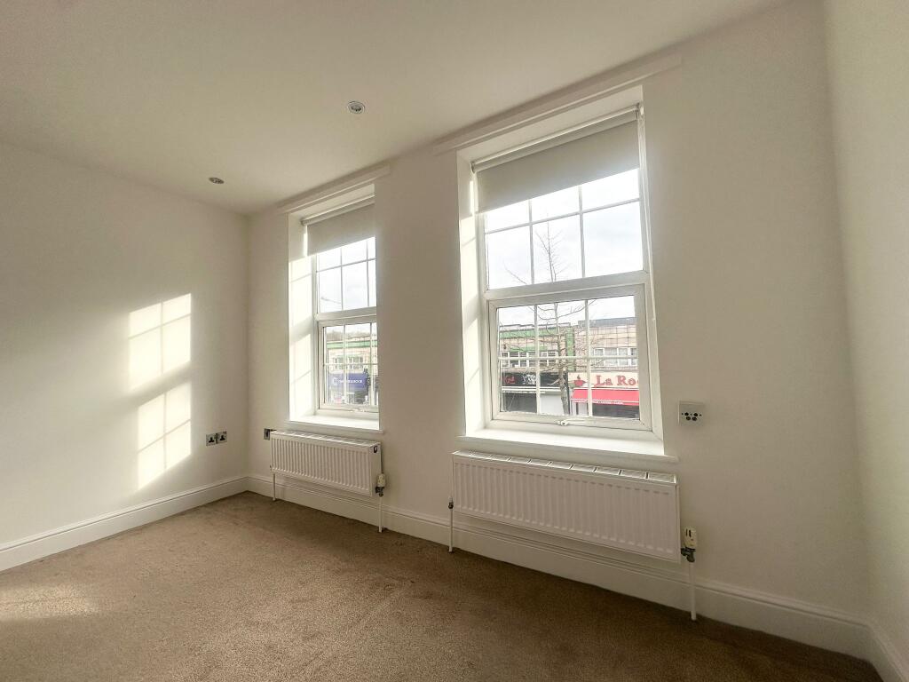 6 - BEDROOM.jpg