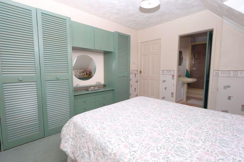 Master Bedroom En-Suite 