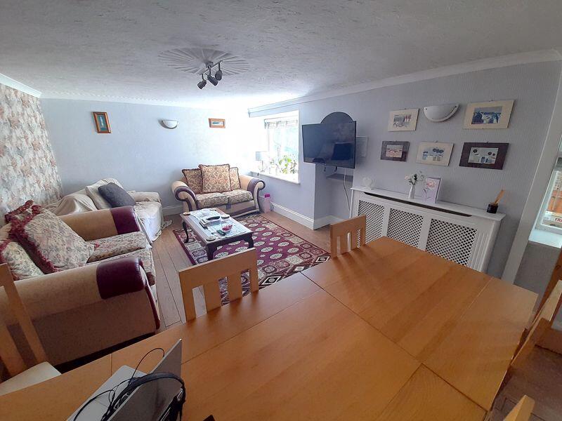 Cottage Lounge/Diner