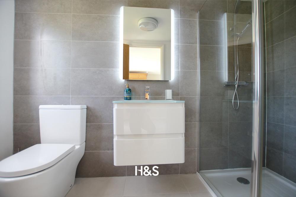 103 cropthorne road  en suite.jpg