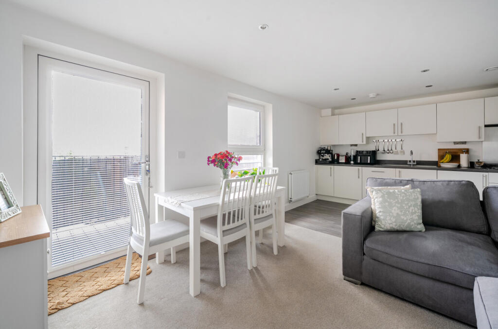 1311257-15-687515...