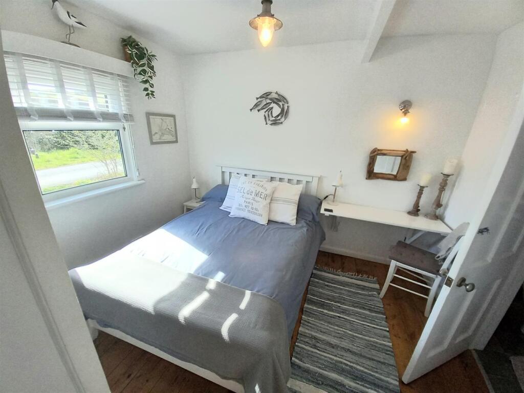 Sea Cott Mast Bed.jpg