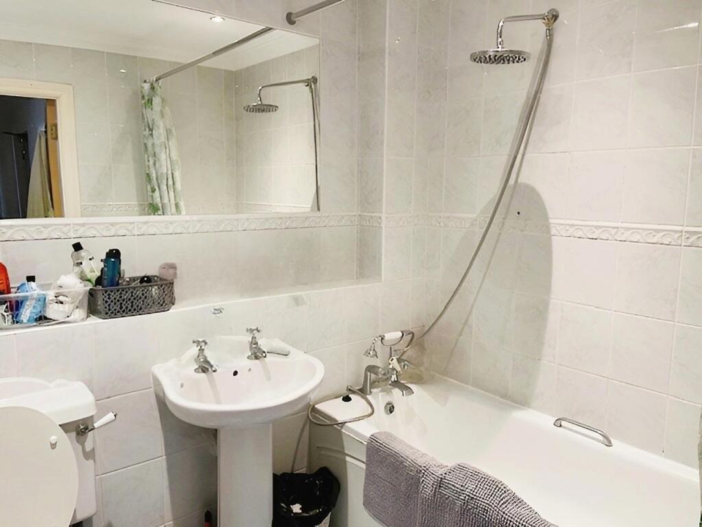 Bathroom (2)