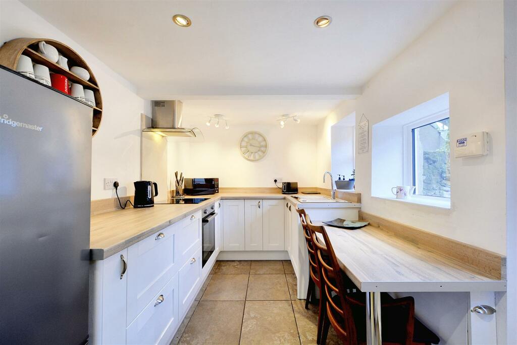 Kitchen_1.jpeg