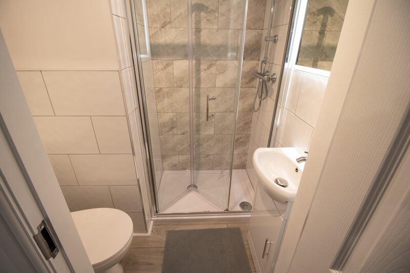 En-suite to Bedroom 2