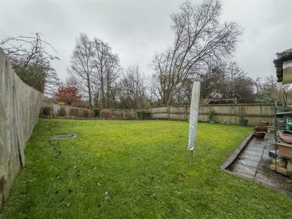 37 Birch Grove-27.jpg