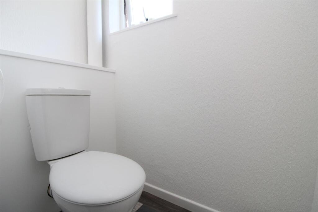 Upstairs Cloakroom.JPG