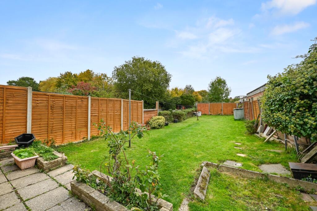 EWEMove - 105 Walton Avenue - Garden1 (1)