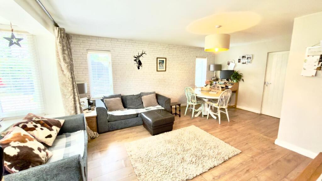 WhatsApp Image 2025-10-15 at 15.30.53 (1).jpeg