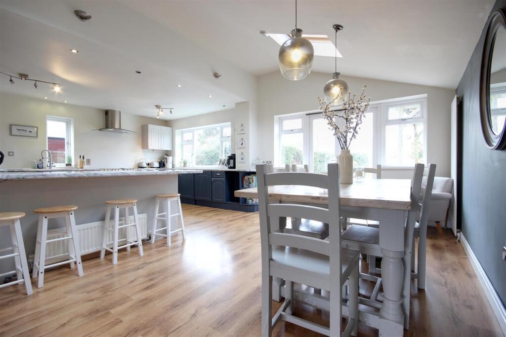 COMBINED KITCHEN &amp; DAY ROOM