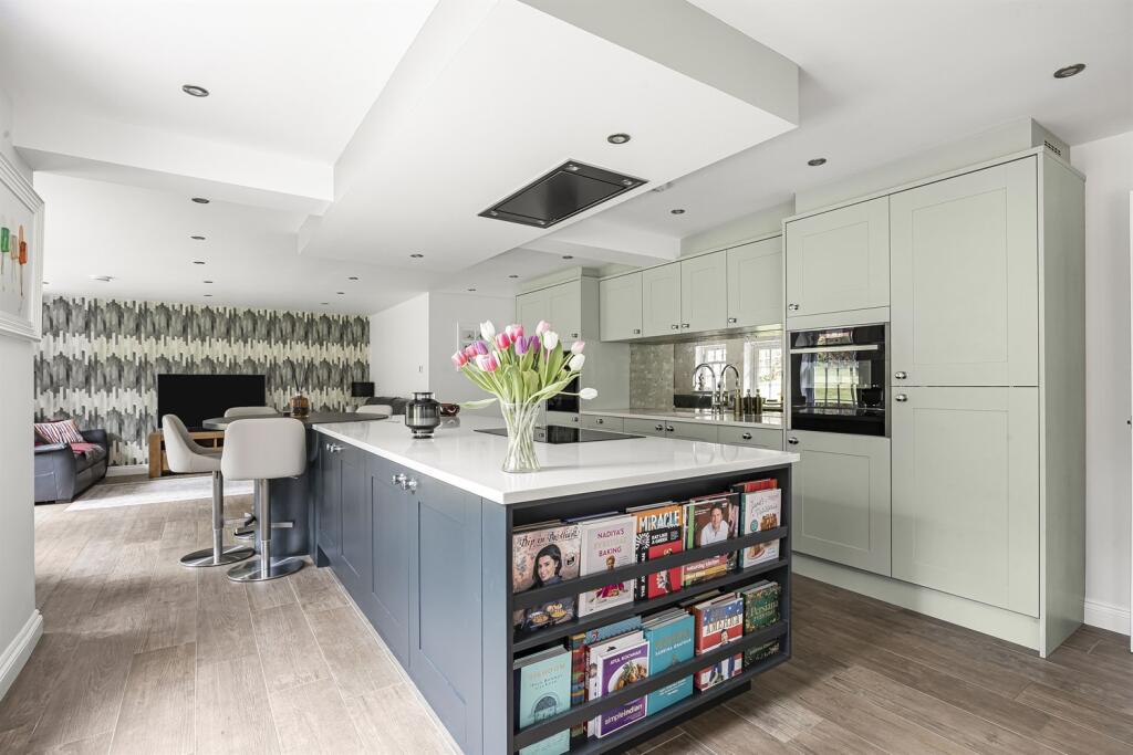 Kitchen/Dining/Famil