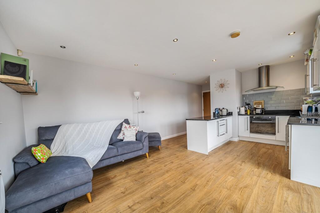 1329586-8-68839b14159ad