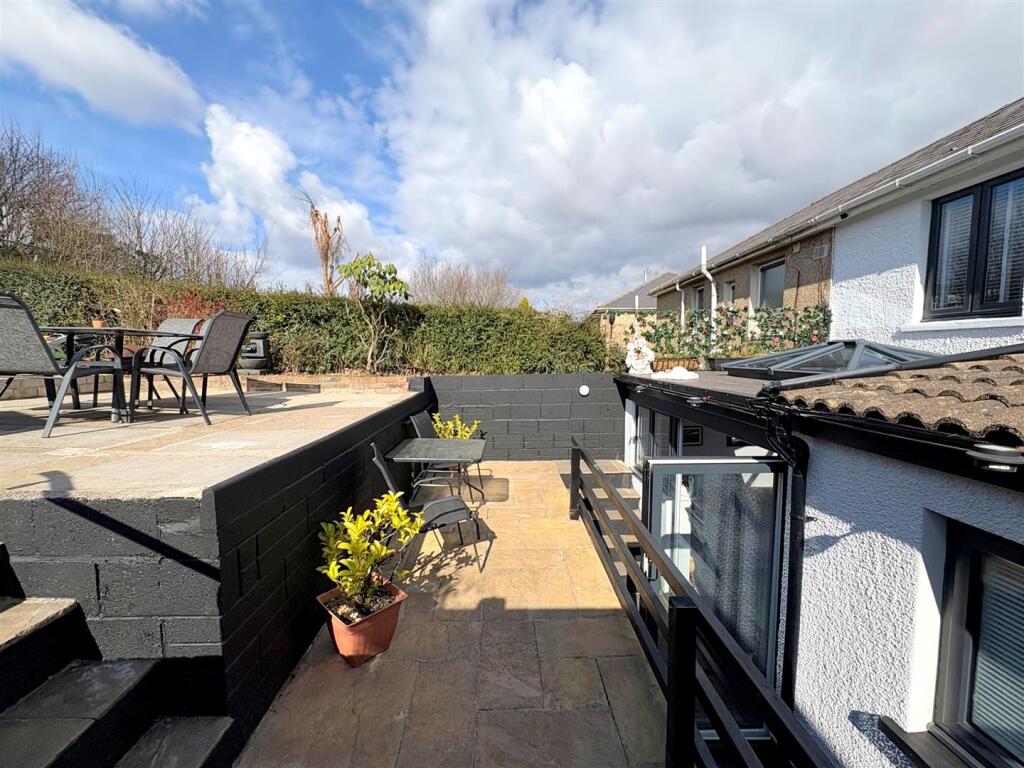 Rear Garden b.jpg
