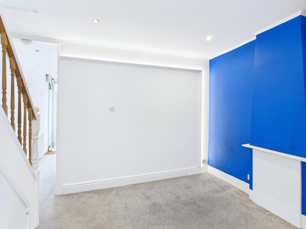 CAM01338G0-PR0124-STILL001