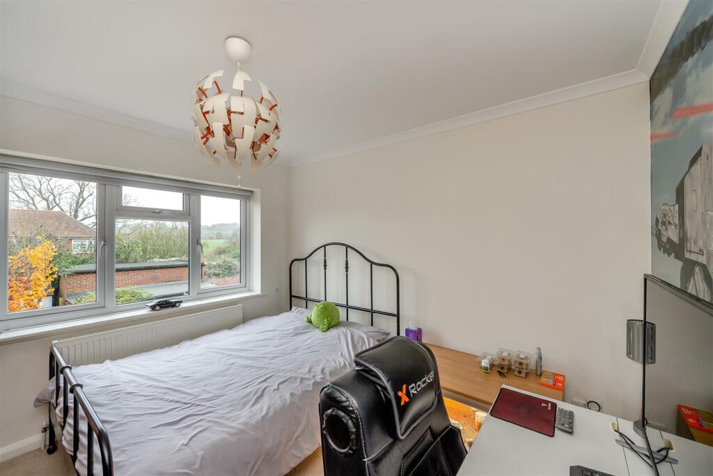 8627533-interior10.jpg