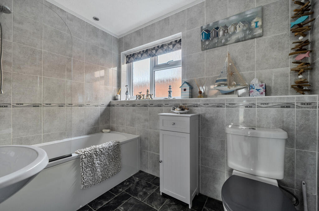 1380396-26-691c8f...