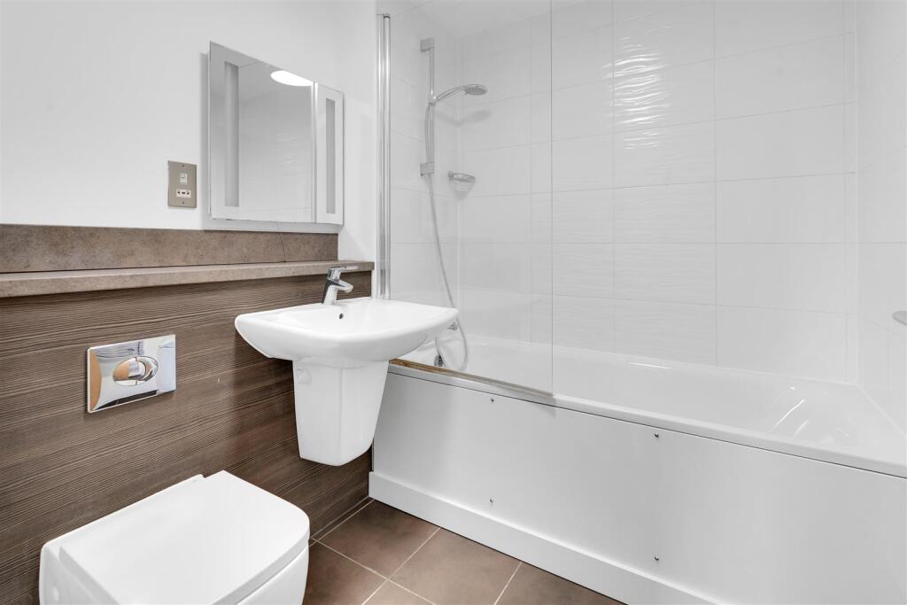 09 To Let 2 Bedroom Flat UB2 www.islingtonproperti