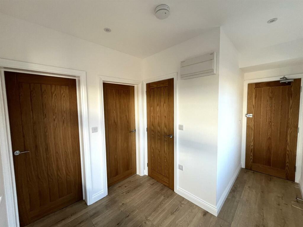 Enterance Hallway.jpeg