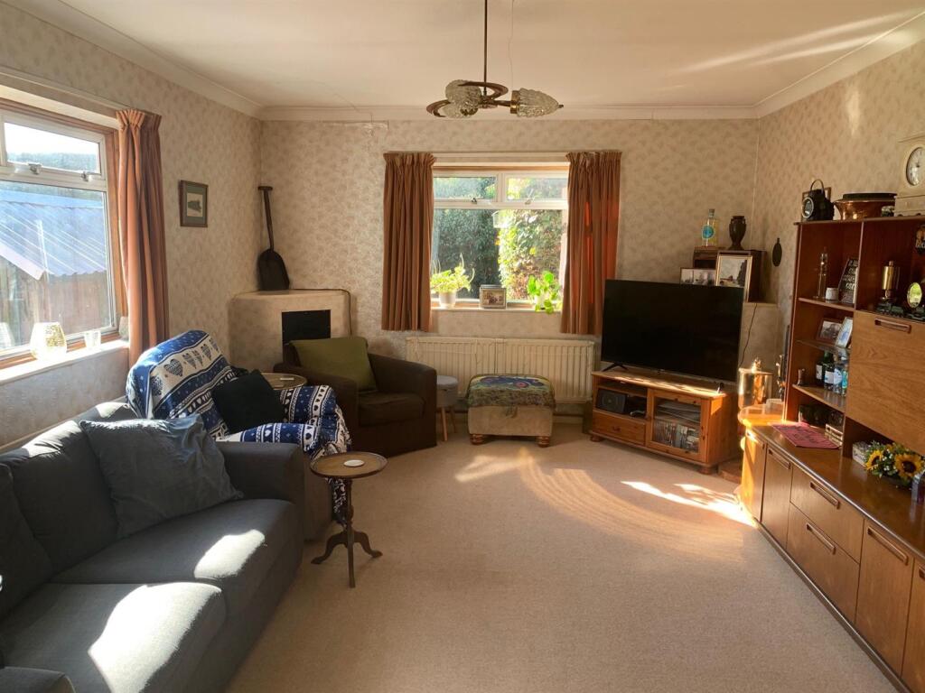 Sitting room.jpg