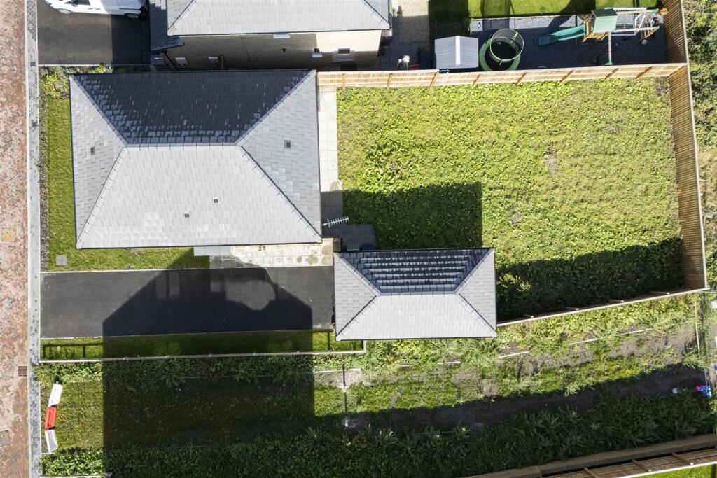 Bramleys Estate Agents - Holly Way - Honley (38).j