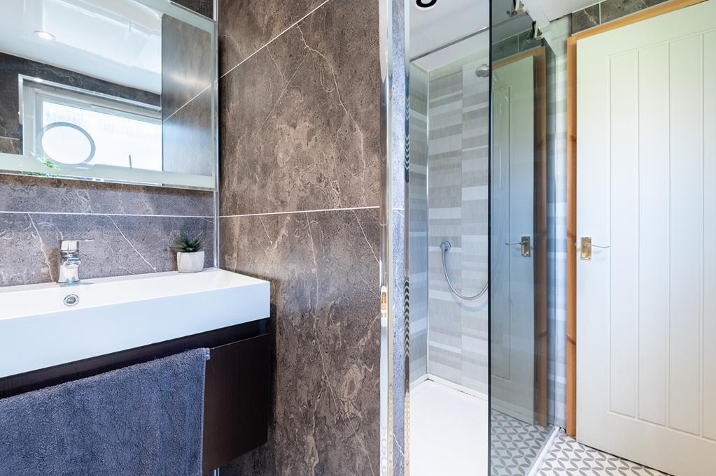 ENSUITE DETAIL