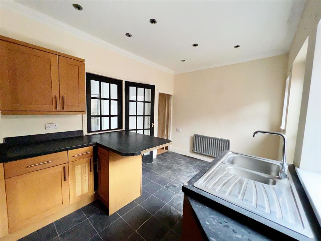 Kitchen Diner 3.jpg
