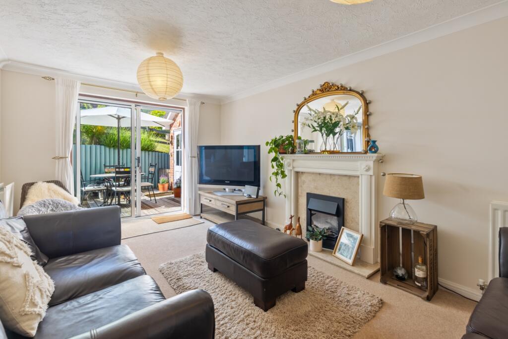 A12 - 12 Grampian Close, Paignton - 250522