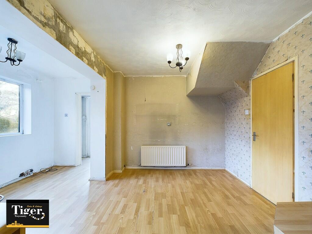 CAM02176G0-PR0415...