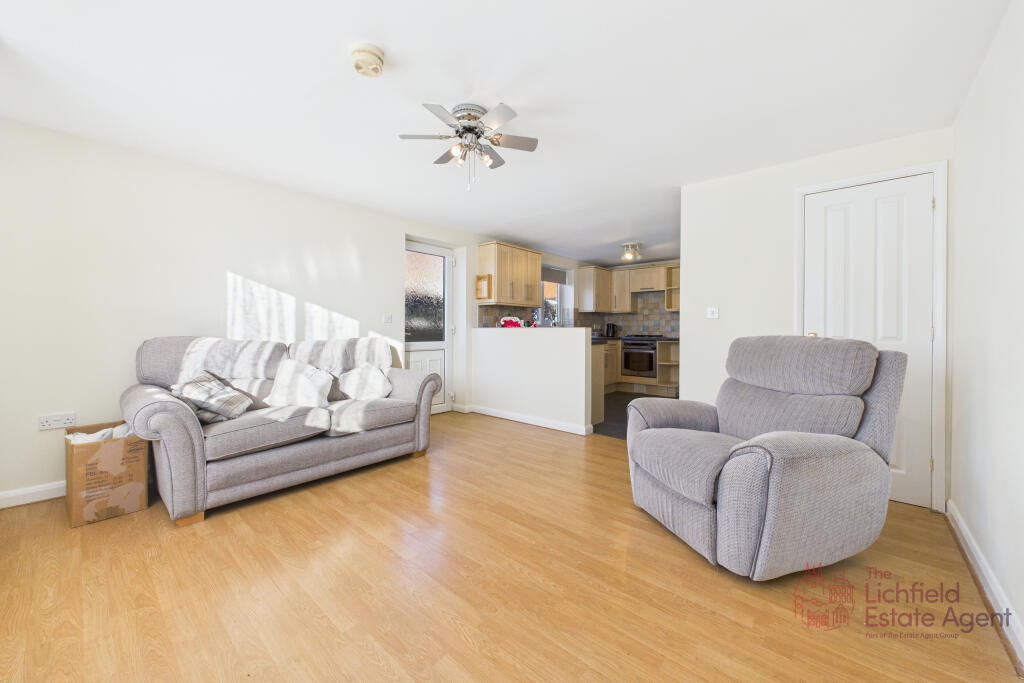 CAM02494G0-PR0072-STILL036