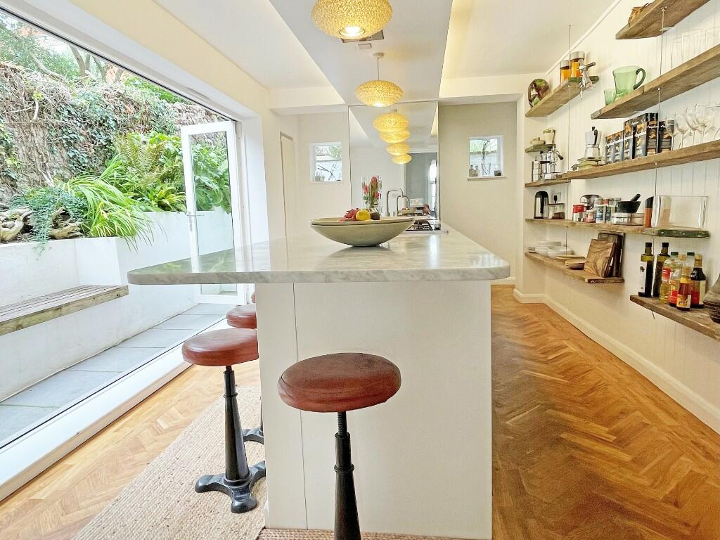 Kit/Breakfast Room