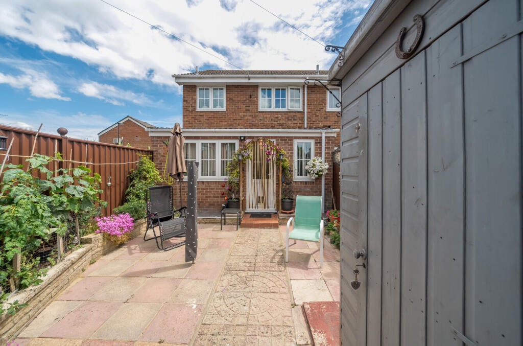 1315969-10-685d54...