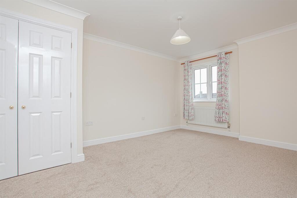 Bedroom 1.jpg