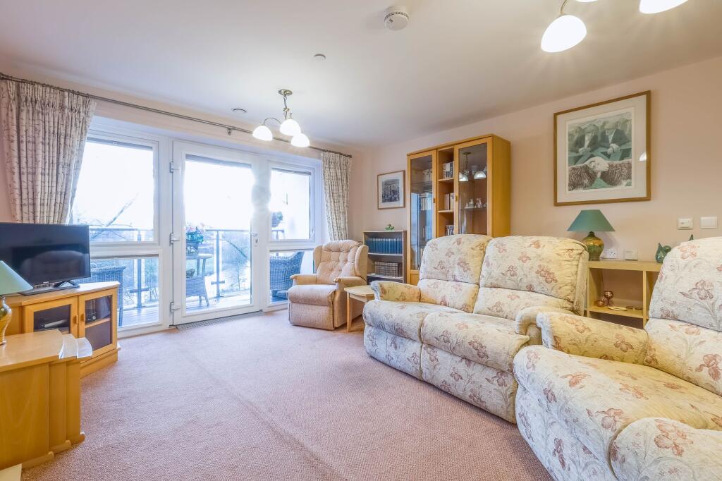 KITCHEN / LIVING AREA