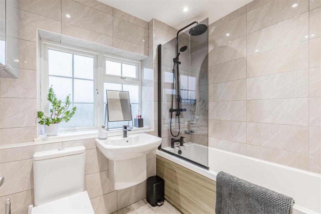 143 High Road, Byfleet, KT14 7RJ - 1.jpg