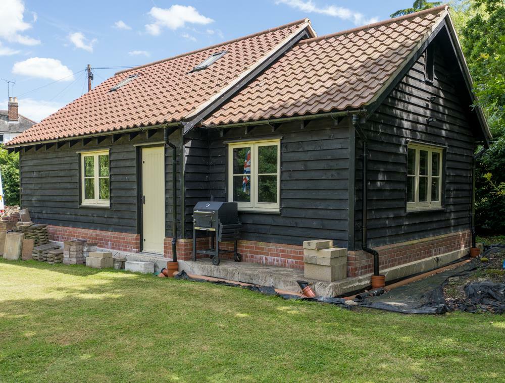 Double Garage &amp; Workshop: