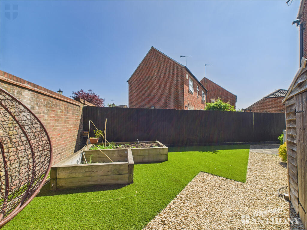 CAM03218G0-PR0626-STILL024