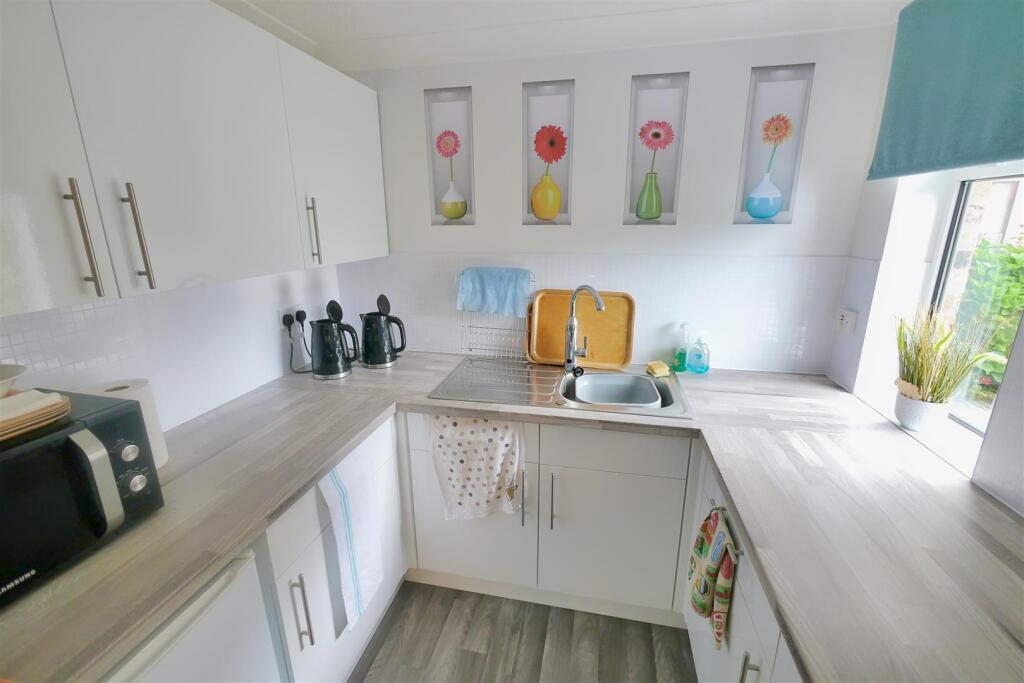 Communal Kitchen.jpg