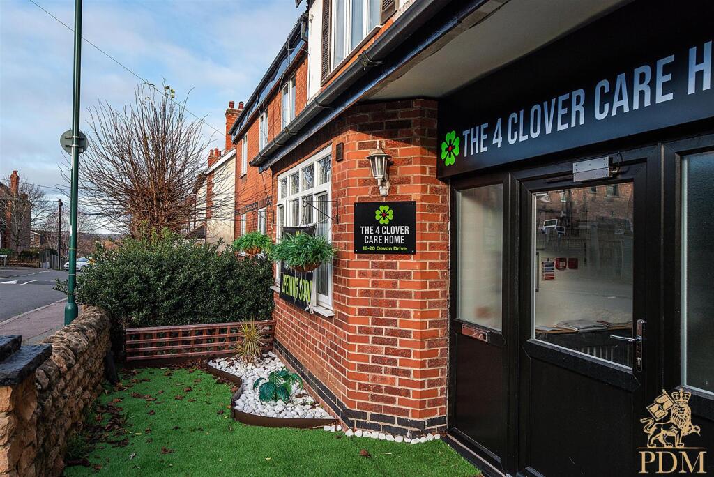 18-20 Devon Drive, Nottingham  (4 of 50).jpg