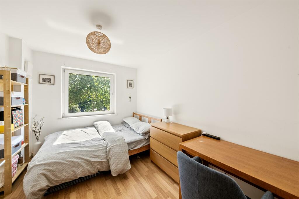 bedroom2-001.jpg
