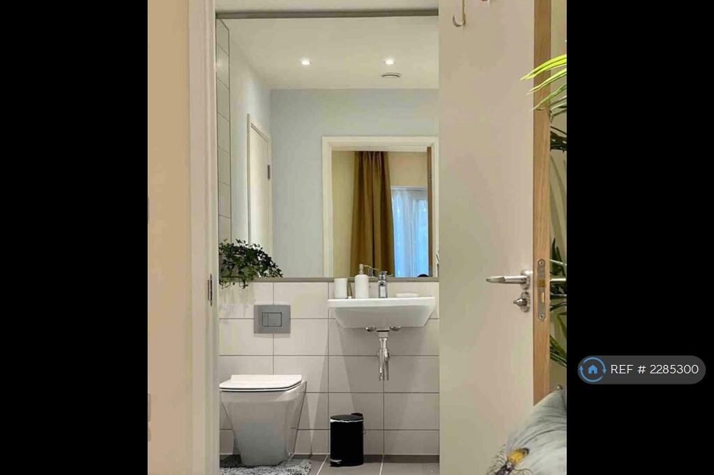 Jack And Jill Bathroom View From 2nd Bedroom