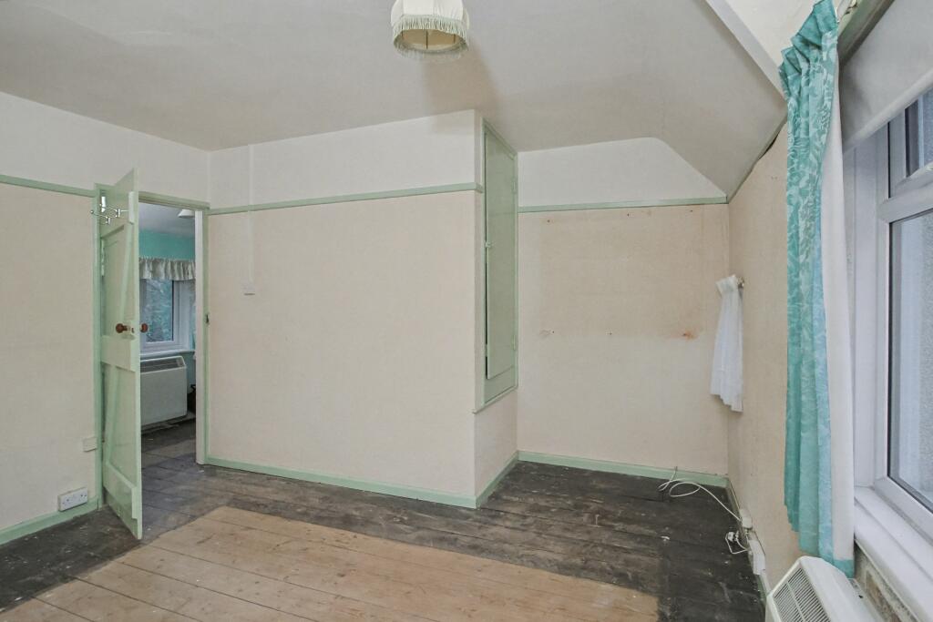 2 The Crescent, Pewsey, Wiltshire, SN9 5DP